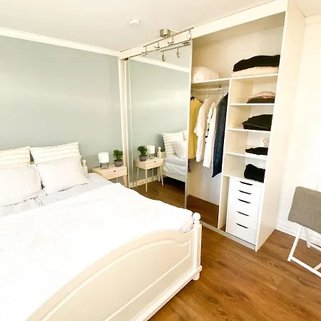 Cosy Authentic Apartment, Only 60m From Bryggen! 아파트