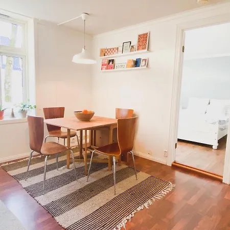 Cosy Authentic Apartment, Only 60m From Bryggen! Lägenhet Bergen